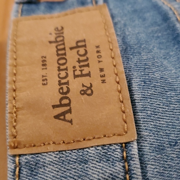 Abercrombie & Fitch Women's Stretch Raw Hem Denim Blue Shorts Size 6 W28 - Picture 4 of 8